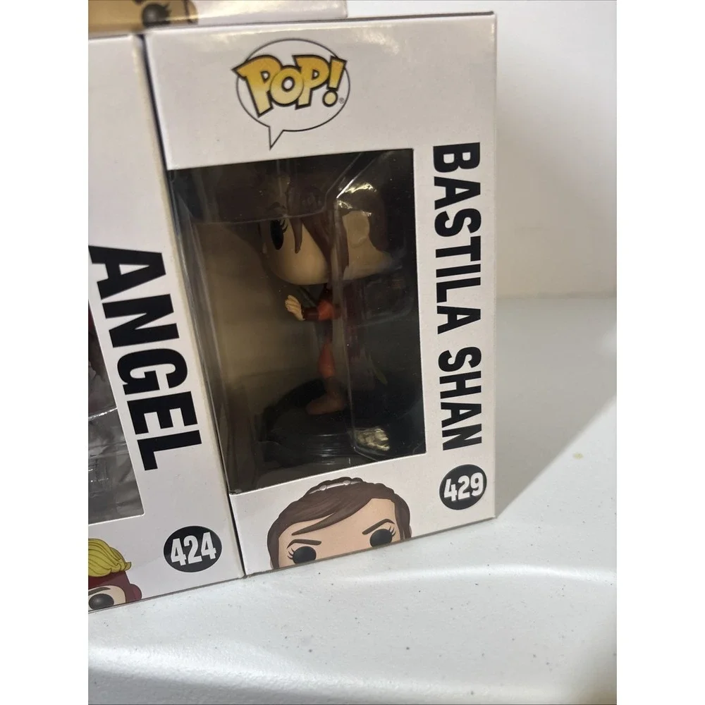 Funko Pop! Lot of 3 Famous Ladies Valkyrie 483 Angel 424 Bastila 429 Marvel